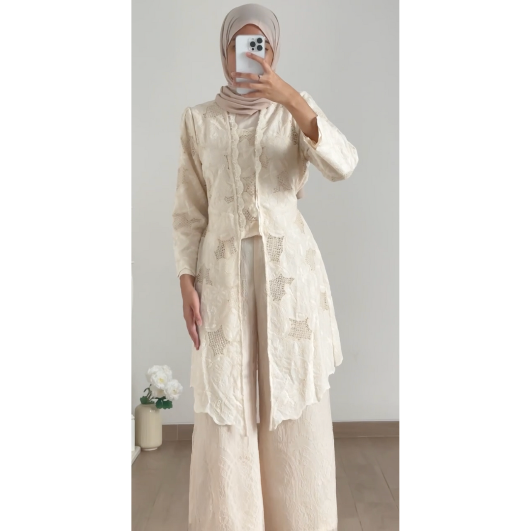 Dahlia Kebaya Top